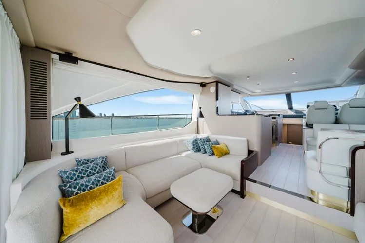 Slide: The Image of 2023 Azimut 60 Fly - Image 9 - 9