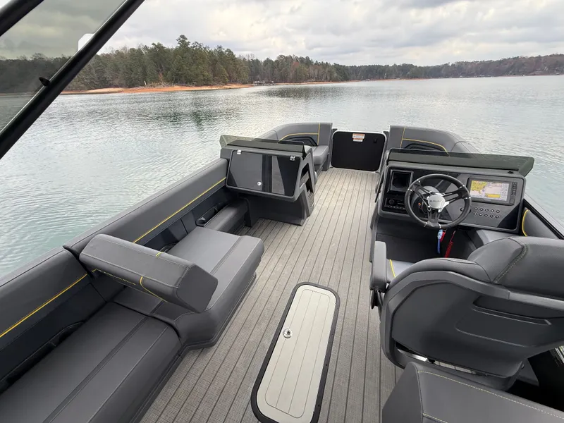 Slide: The Image of Mantaou 22 Explore Switchback Max 2023 - 8