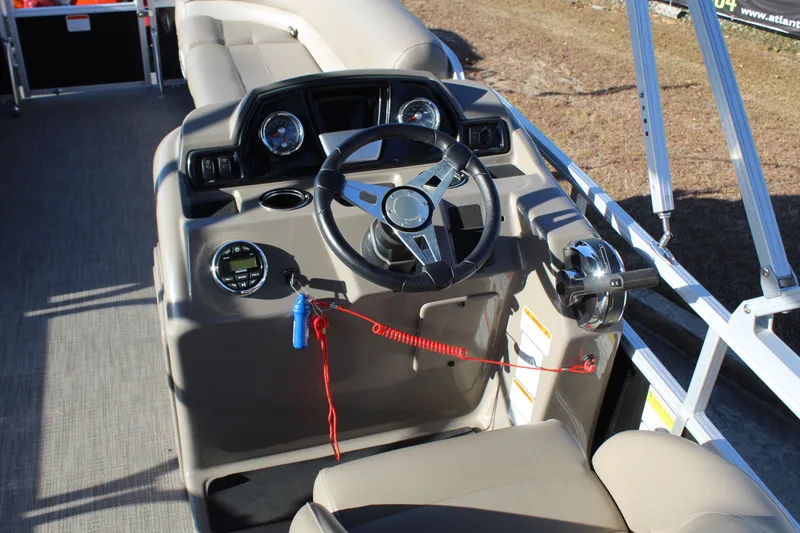 Slide: The Image of Ranger Reata 180 C 2021 - 9