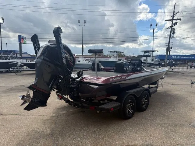 Slide: The Image of Skeeter ZXR20 2022 - 11