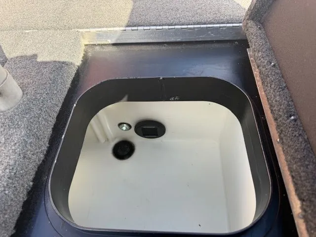 Slide: The Image of Skeeter ZXR20 2022 - 20