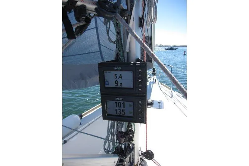 Slide: The Image of Sailing instruments on Jeanneau Sun Odyssey 349, 2021 model, displaying speed and wind data. - 57