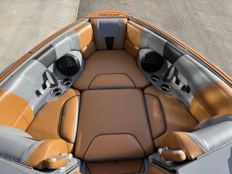 Slide: The Image of Malibu Wakesetter 23 LSV 2023 - 12