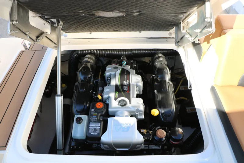 Slide: The Image of Chaparral 30 Surf 2026 - 40