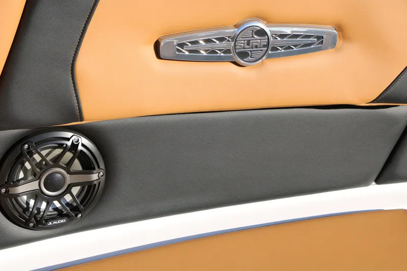 Slide: The Image of Chaparral 30 Surf 2026 - 44