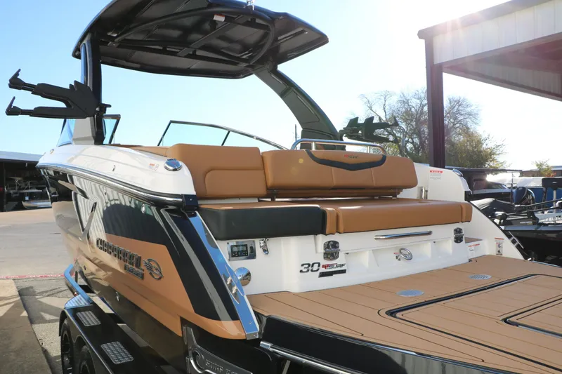 Slide: The Image of Chaparral 30 Surf 2026 - 9