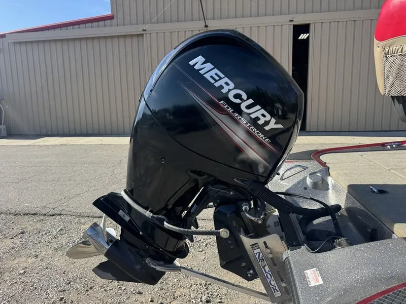 Slide: The Image of Triton 18XS 2014 - 11