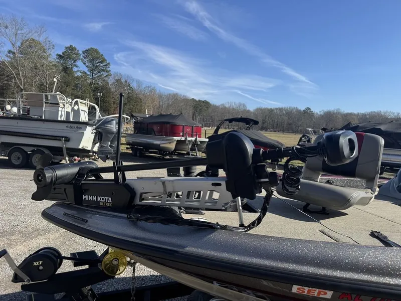 Slide: The Image of Triton 18XS 2014 - 5