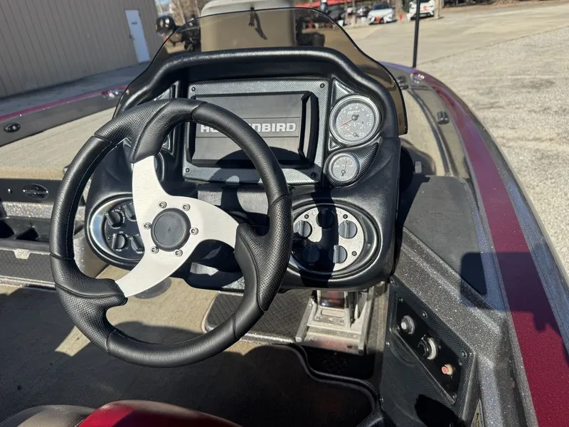 Slide: The Image of Triton 18XS 2014 - 8