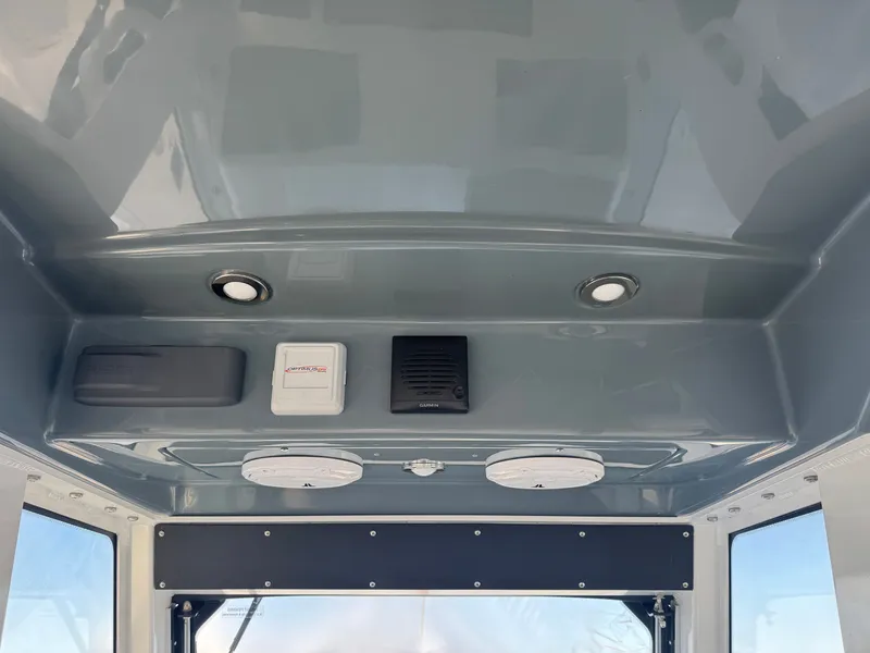 Slide: The Image of Everglades 295 Center Console 2019 - 11