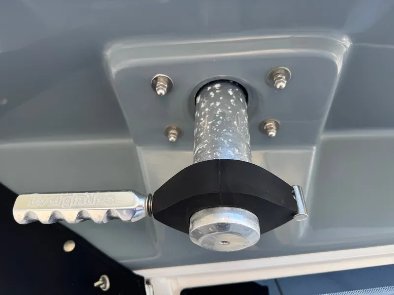 Slide: The Image of Everglades 295 Center Console 2019 - 16