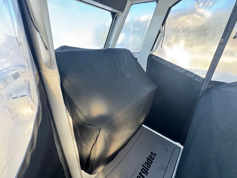 Slide: The Image of Everglades 295 Center Console 2019 - 22