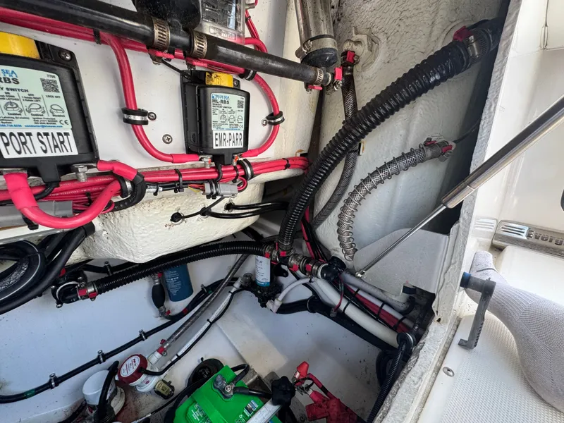 Slide: The Image of Everglades 295 Center Console 2019 - 34