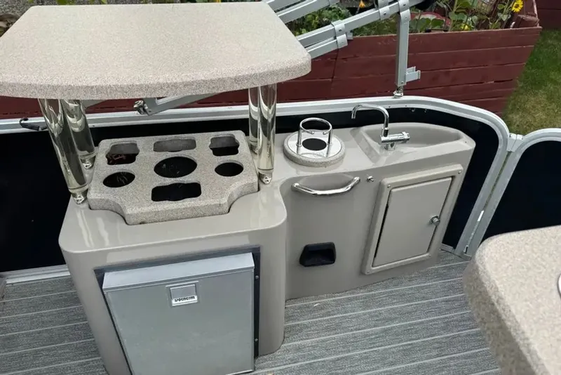 Slide: The Image of Premier Sunsation 2022 - 7