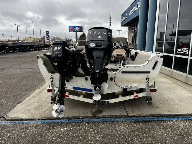 Slide: The Image of Crestliner Fish Hawk 1850 2004 - 4