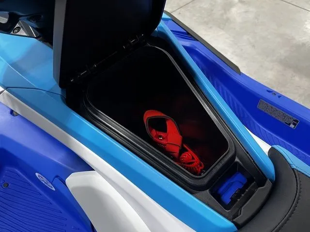 Slide: The Image of Yamaha JetBlaster DLX 2-Up 2026 - 11