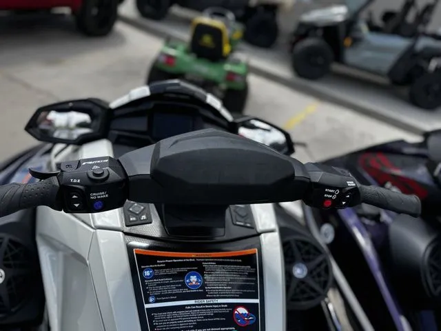 Slide: The Image of Yamaha VX Cruiser HO 2026 - 8