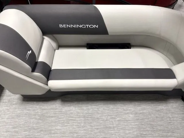 Slide: The Image of Bennington S-One Quad Bench 22 SSR Tritoon 2026 - 18