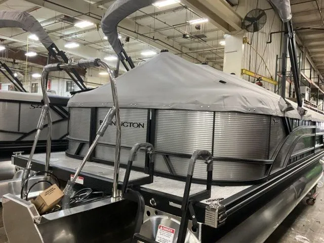 Slide: The Image of Bennington S-One Quad Bench 22 SSR Tritoon 2026 - 20