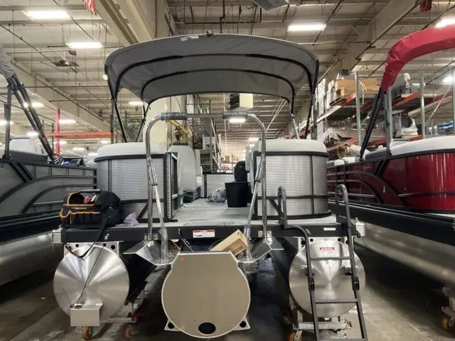 Slide: The Image of Bennington S-One Quad Bench 22 SSR Tritoon 2026 - 10