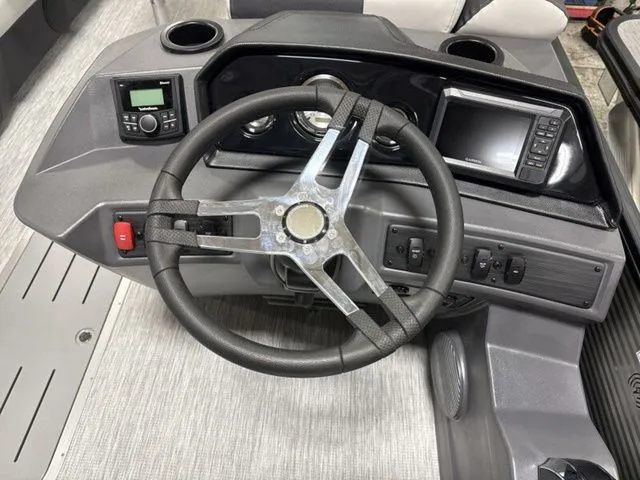 Slide: The Image of Bennington S-One Quad Bench 22 SSR Tritoon 2026 - 14