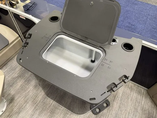 Slide: The Image of Bennington S Fish 22 SFC Tritoon 2026 - 25