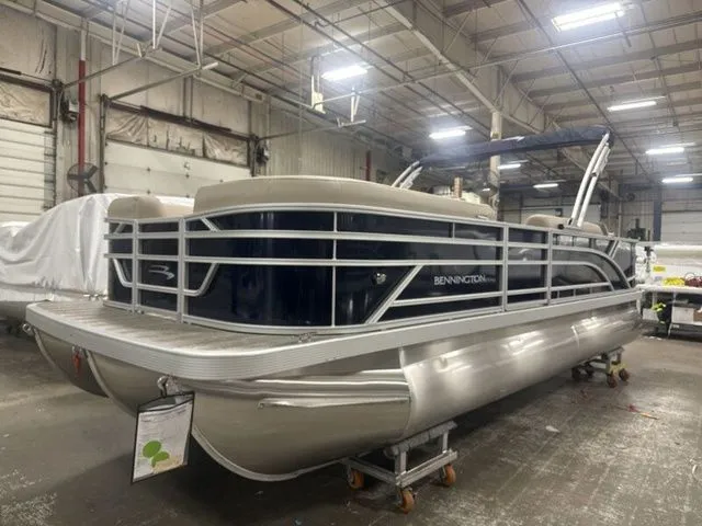 Slide: The Image of Bennington S Fish 22 SFC Tritoon 2026 - 4