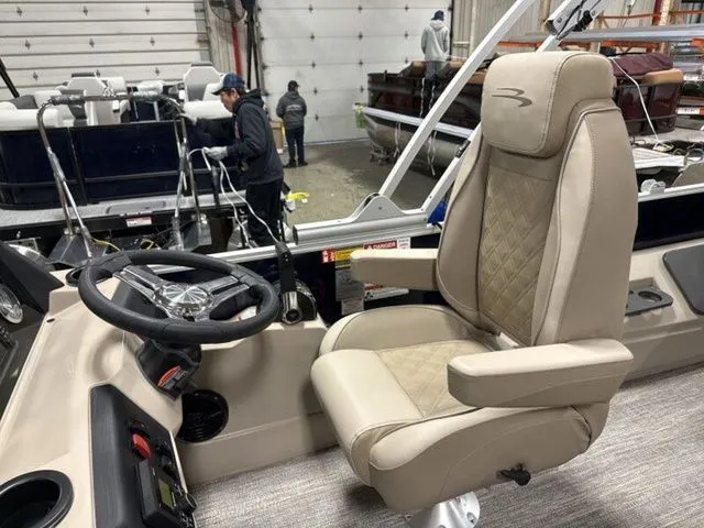 Slide: The Image of Bennington S Fish 22 SFC Tritoon 2026 - 13