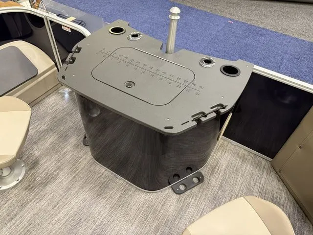 Slide: The Image of Bennington S Fish 22 SFC Tritoon 2026 - 24