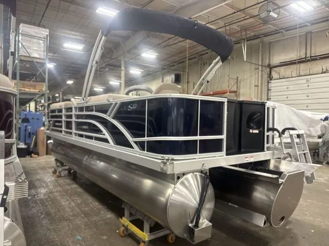 Slide: The Image of Bennington S Fish 22 SFC Tritoon 2026 - 6