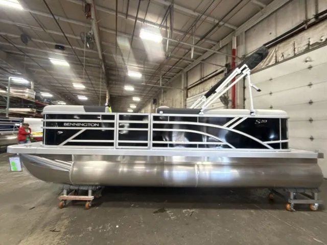 Slide: The Image of Bennington S-One L-Bench 20 SL Pontoon 2026 - 5