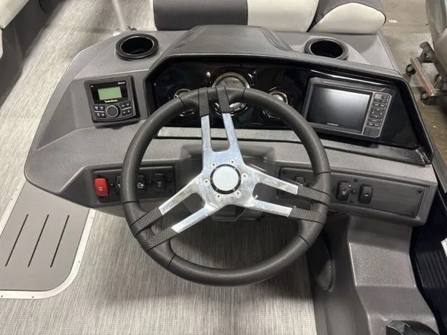 Slide: The Image of Bennington S-One Swingback 22 SSB Tritoon 2026 - 13