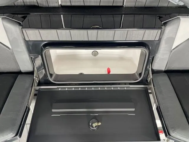 Slide: The Image of Vexus ADX 200 2026 - 7