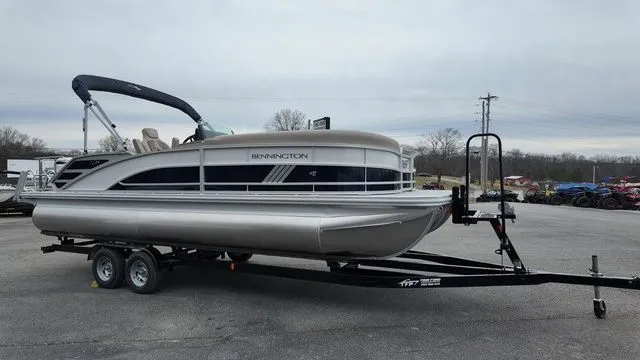 Slide: The Image of Bennington M Swingback 24 MSB 2026 - 10