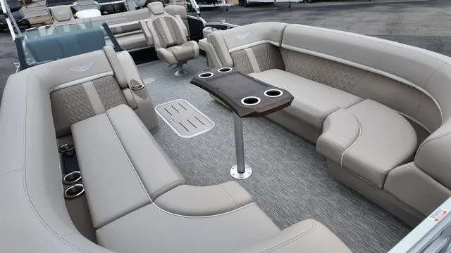 Slide: The Image of Bennington M Swingback 24 MSB 2026 - 16