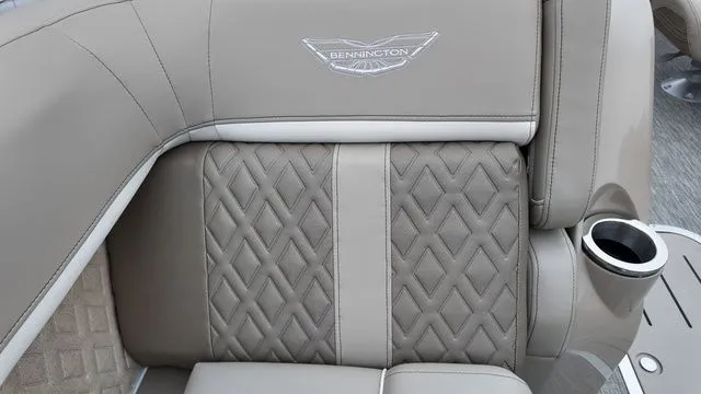 Slide: The Image of Bennington M Swingback 24 MSB 2026 - 19