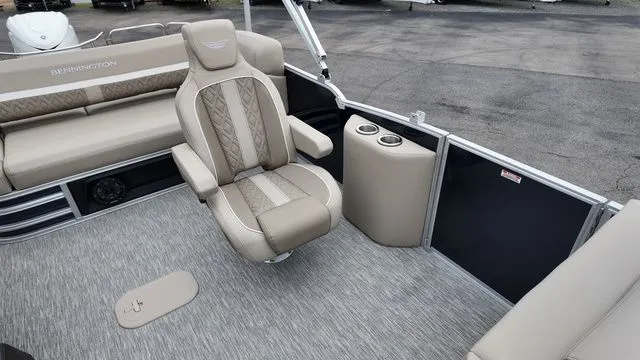 Slide: The Image of Bennington M Swingback 24 MSB 2026 - 29