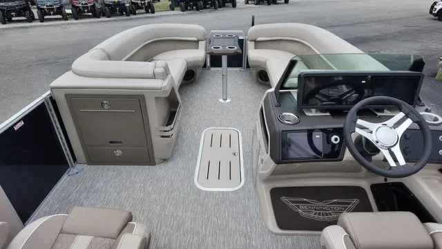 Slide: The Image of Bennington M Swingback 24 MSB 2026 - 30