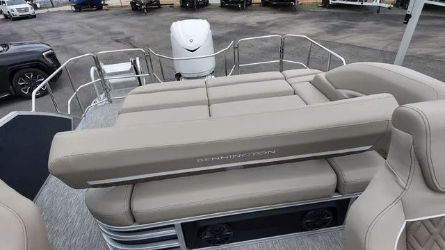 Slide: The Image of Bennington M Swingback 24 MSB 2026 - 34