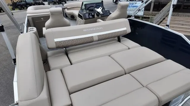 Slide: The Image of Bennington M Swingback 24 MSB 2026 - 37