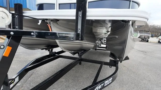 Slide: The Image of Bennington M Swingback 24 MSB 2026 - 48