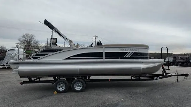 Slide: The Image of Bennington M Swingback 24 MSB 2026 - 9