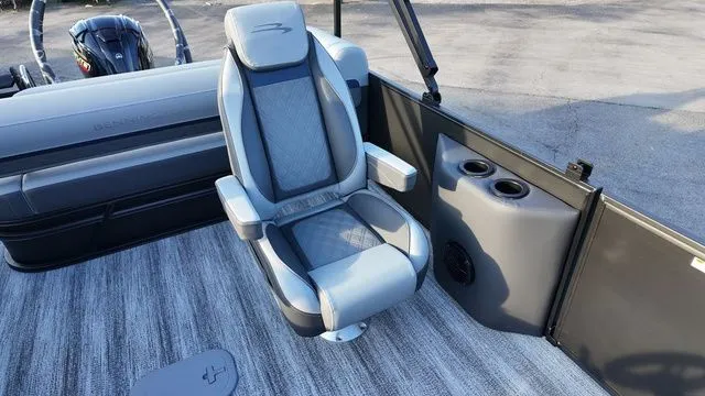 Slide: The Image of Bennington S Swingback 23 SSB 2026 - 15