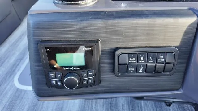 Slide: The Image of Bennington S Swingback 23 SSB 2026 - 19