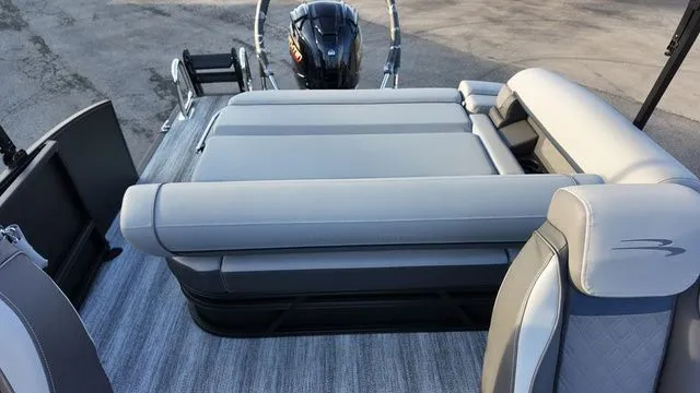 Slide: The Image of Bennington S Swingback 23 SSB 2026 - 21