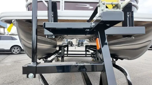 Slide: The Image of Bennington S Swingback 20 SSB 2026 - 14