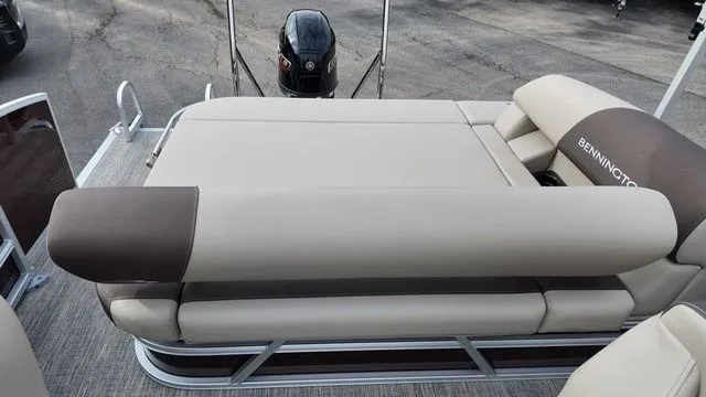 Slide: The Image of Bennington S Swingback 20 SSB 2026 - 25