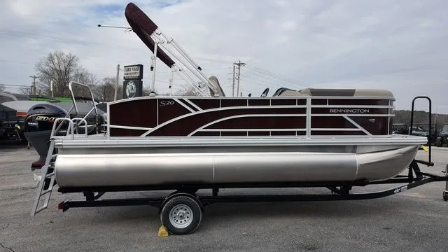 Slide: The Image of Bennington S Swingback 20 SSB 2026 - 8