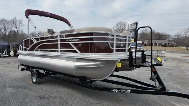 Slide: The Image of Bennington S Swingback 20 SSB 2026 - 9