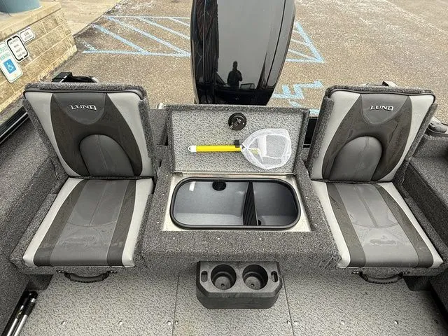 Slide: The Image of Lund 1775 Adventure Sport 2026 - 12